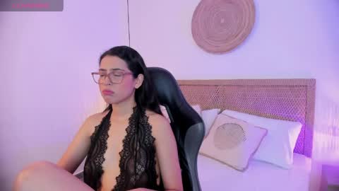 Snapshot of desireee_ chatting on 15, 4, 2026 desire online show from 15, 4, 2026