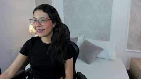 Snapshot of desireee_ chatting on 6, 5, 2026 desire online show from 6, 5, 2026