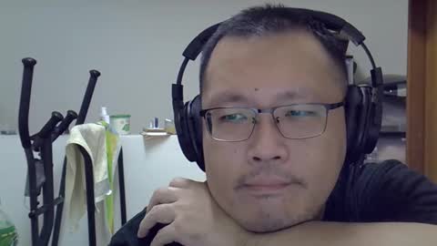 Snapshot of destroy1984 chatting on 24, 11, 2025 Destroy November 1984 online show from 24, 11, 2025