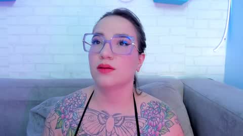 Snapshot of deva_blue chatting on 12, 1, 2025 Deva Blue online show from 12, 1, 2025