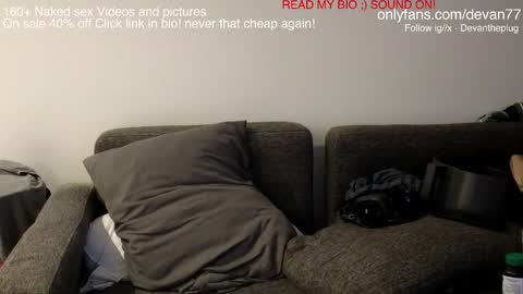 Snapshot of devantheplug chatting on 10, 3, 2025 Devan online show from 10, 3, 2025