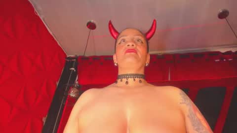 devil_taylorx online show from 26, 9, 2025