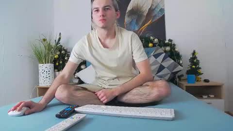 devin_ho online show from 8, 12, 2024