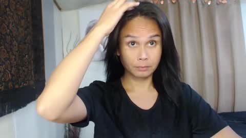 Snapshot of devine_g chatting on 16, 12, 2024 Igat online show from 16, 12, 2024