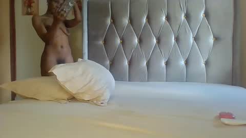 Snapshot of devinegrace7 chatting on 5, 4, 2026 devinegrace7 online show from 5, 4, 2026