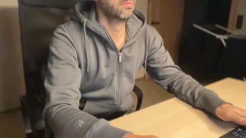 Snapshot of devswiss chatting on 16, 12, 2025 DevSwiss online show from 16, 12, 2025