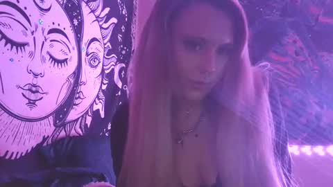 Snapshot of devyn_winter chatting on 16, 4, 2026 devyn winter online show from 16, 4, 2026
