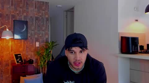 JULIAN online show from 25, 11, 2025