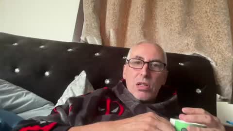 Snapshot of dfraserc chatting on 11, 6, 2026 dfraserc online show from 11, 6, 2026