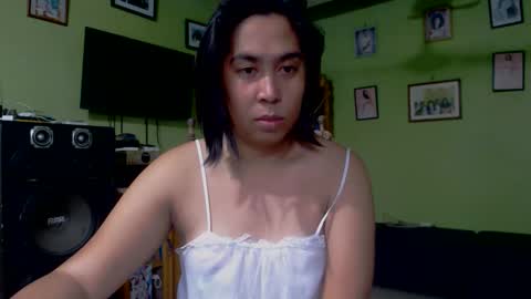 Dhalia lips online show from 15, 12, 2025