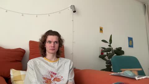 Snapshot of di_n_alex chatting on 5, 4, 2026 Di Alex online show from 5, 4, 2026