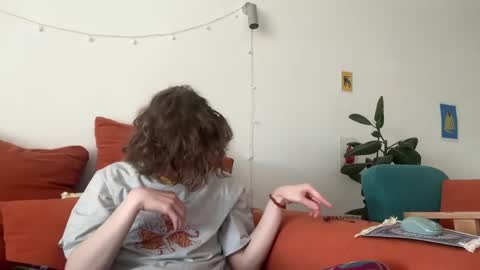 Snapshot of di_n_alex chatting on 16, 4, 2026 Di Alex online show from 16, 4, 2026