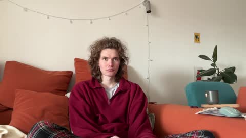 Snapshot of di_n_alex chatting on 18, 4, 2026 Di Alex online show from 18, 4, 2026