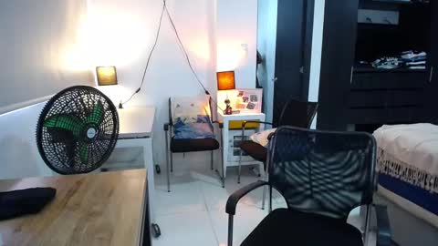 Snapshot of diabla_sexyboobs chatting on 30, 3, 2026 D I A B L A online show from 30, 3, 2026