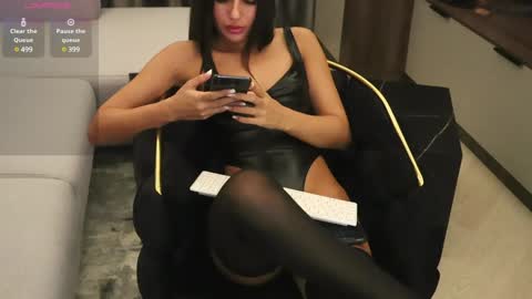 Snapshot of diamondpixie chatting on 15, 12, 2024 Iris online show from 15, 12, 2024