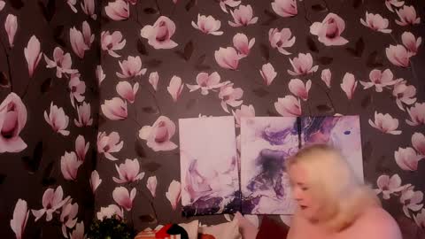 Snapshot of diana_belly chatting on 6, 4, 2026 Di online show from 6, 4, 2026