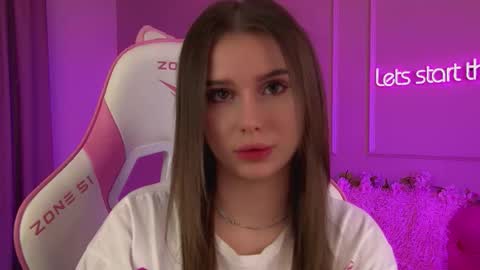 Snapshot of dianabecker chatting on 8, 3, 2026 Diana online show from 8, 3, 2026