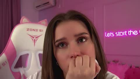 Snapshot of dianabecker chatting on 9, 3, 2026 Diana online show from 9, 3, 2026