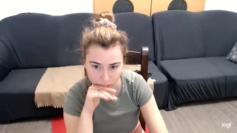 Snapshot of dianasmiey7 chatting on 13, 12, 2024 dianasmiey7 online show from 13, 12, 2024