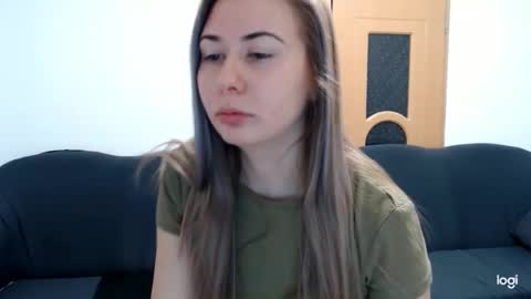Snapshot of dianasmiey7 chatting on 19, 12, 2024 dianasmiey7 online show from 19, 12, 2024