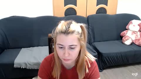 Snapshot of dianasmiey7 chatting on 4, 3, 2025 dianasmiey7 online show from 4, 3, 2025