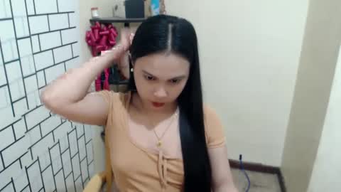 Snapshot of diane_intownx chatting on 5, 2, 2025 Diane online show from 5, 2, 2025