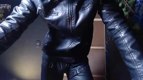 DICAPRIO online show from 4, 11, 2025