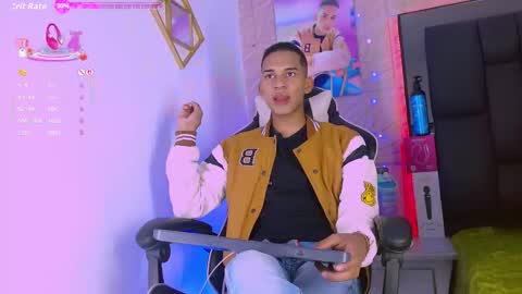 Snapshot of dilam_alfonzo chatting on 12, 11, 2025 Dilan online show from 12, 11, 2025