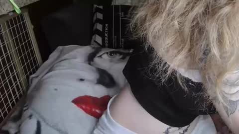 Snapshot of dimepiecexxx chatting on 21, 4, 2026 Sofie online show from 21, 4, 2026