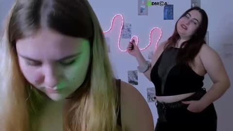 dina_bloom online show from 1, 2, 2026