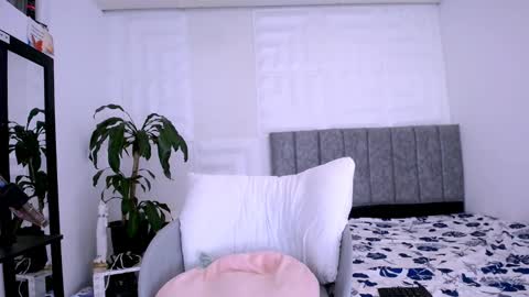 DINA online show from 8, 1, 2025