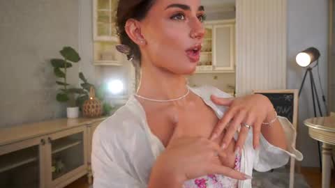 Snapshot of dinacaguimbal chatting on 23, 5, 2026 Dina and ill be glad to be here with you follow to me online show from 23, 5, 2026