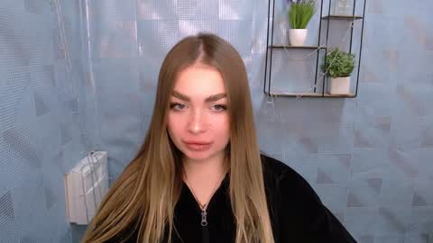 Snapshot of dinagerson chatting on 5, 12, 2024 dinagerson online show from 5, 12, 2024