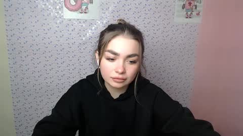 Snapshot of dinagerson chatting on 10, 12, 2024 dinagerson online show from 10, 12, 2024