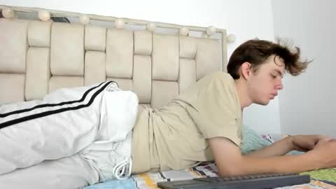 Snapshot of dioniso_69 chatting on 27, 10, 2025 apollo online show from 27, 10, 2025