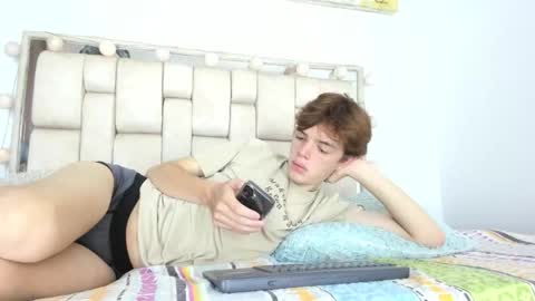 Snapshot of dioniso_69 chatting on 19, 11, 2025 apollo online show from 19, 11, 2025