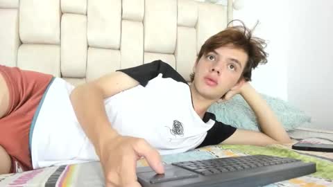 Snapshot of dioniso_69 chatting on 21, 11, 2025 apollo online show from 21, 11, 2025