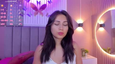 Snapshot of diosa_cristal chatting on 5, 2, 2025 Cristal online show from 5, 2, 2025
