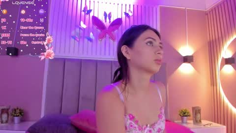 Snapshot of diosa_cristal chatting on 5, 3, 2025 Cristal online show from 5, 3, 2025