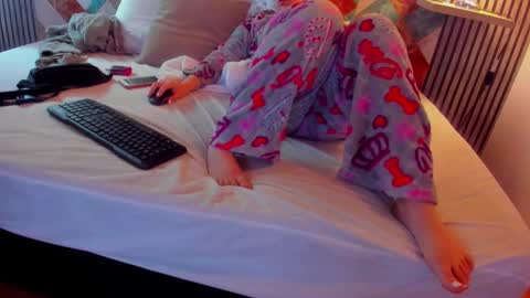 Snapshot of diosaelchat chatting on 17, 11, 2025 diosaelchat online show from 17, 11, 2025