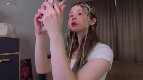 Snapshot of dipamellyy chatting on 11, 4, 2026 Diana online show from 11, 4, 2026