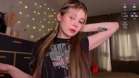 Snapshot of dipamellyy chatting on 24, 4, 2026 Diana online show from 24, 4, 2026