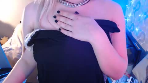 Snapshot of dirty_kiss69 chatting on 4, 2, 2025 Dirty Kiss69 online show from 4, 2, 2025