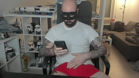 Snapshot of dirtybalws chatting on 22, 12, 2024 Robert online show from 22, 12, 2024