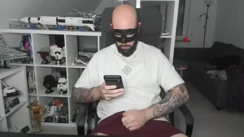 Snapshot of dirtybalws chatting on 2, 11, 2025 Robert online show from 2, 11, 2025