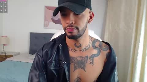 Snapshot of dirtybhot chatting on 10, 12, 2024 I just want to be happy online show from 10, 12, 2024