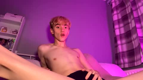 Snapshot of dirtydior222 chatting on 27, 4, 2026 Dylan online show from 27, 4, 2026