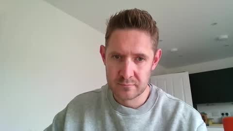 Exhibitionist Ben online show from 4, 6, 2026