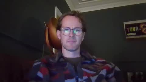 Snapshot of discovery_99 chatting on 4, 10, 2025 discovery_99 online show from 4, 10, 2025