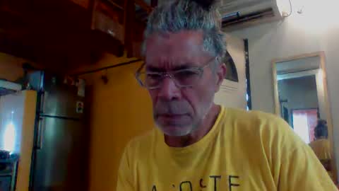 Snapshot of discretopasivo chatting on 7, 3, 2026 discretopasivo online show from 7, 3, 2026